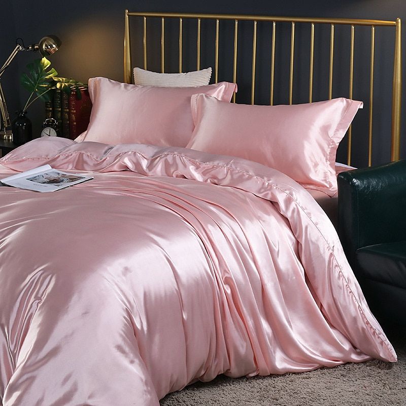 DreamLuxe - Satin-Cotton Bedding Set for Unmatched Comfort