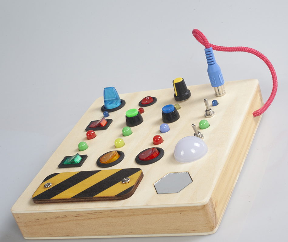 Montessori aktivitetsbræt med lys og kontakter