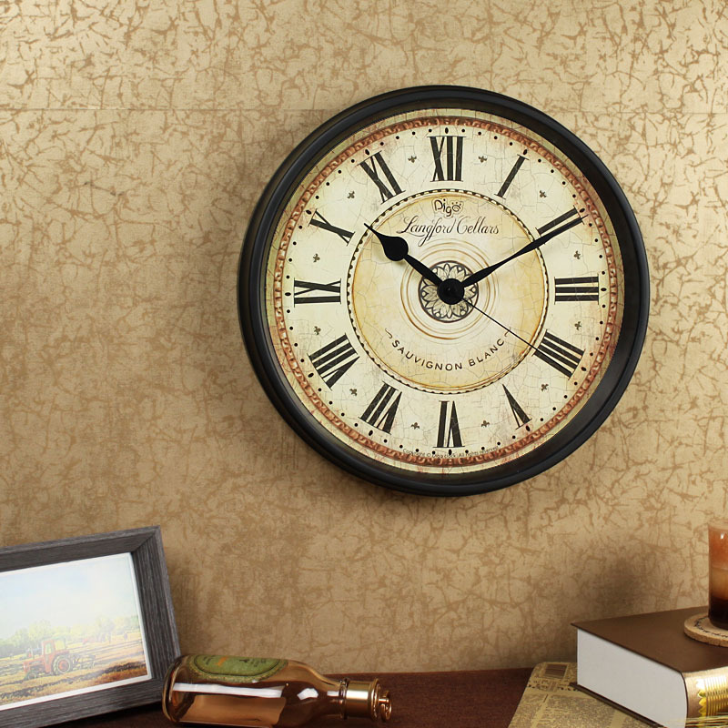 RetroCharm - Vintage Style Wall Clock