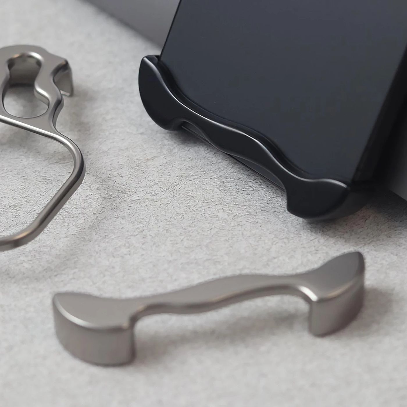 sleek-minimalist-iphone-protec-10-epp3v6