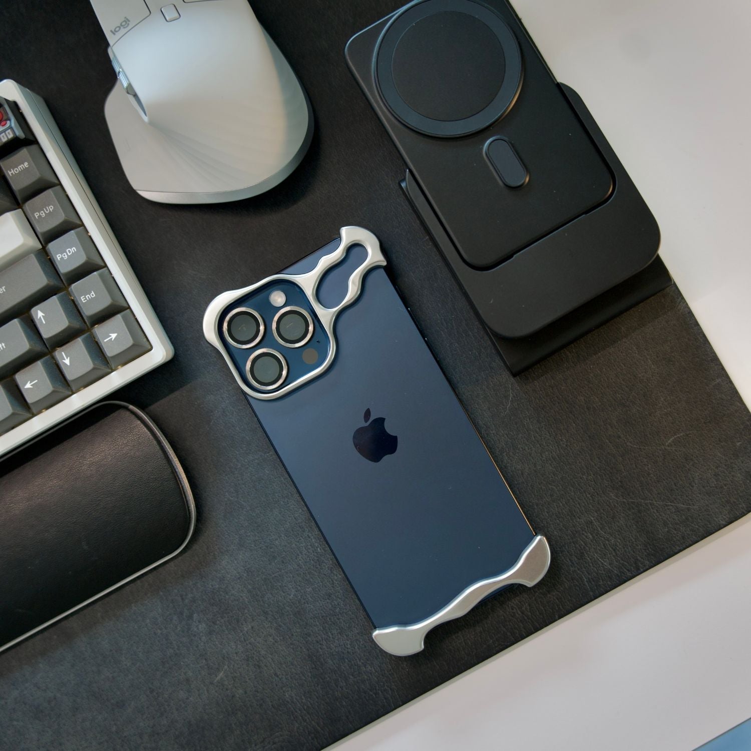 sleek-minimalist-iphone-protec-13-l5qtn9